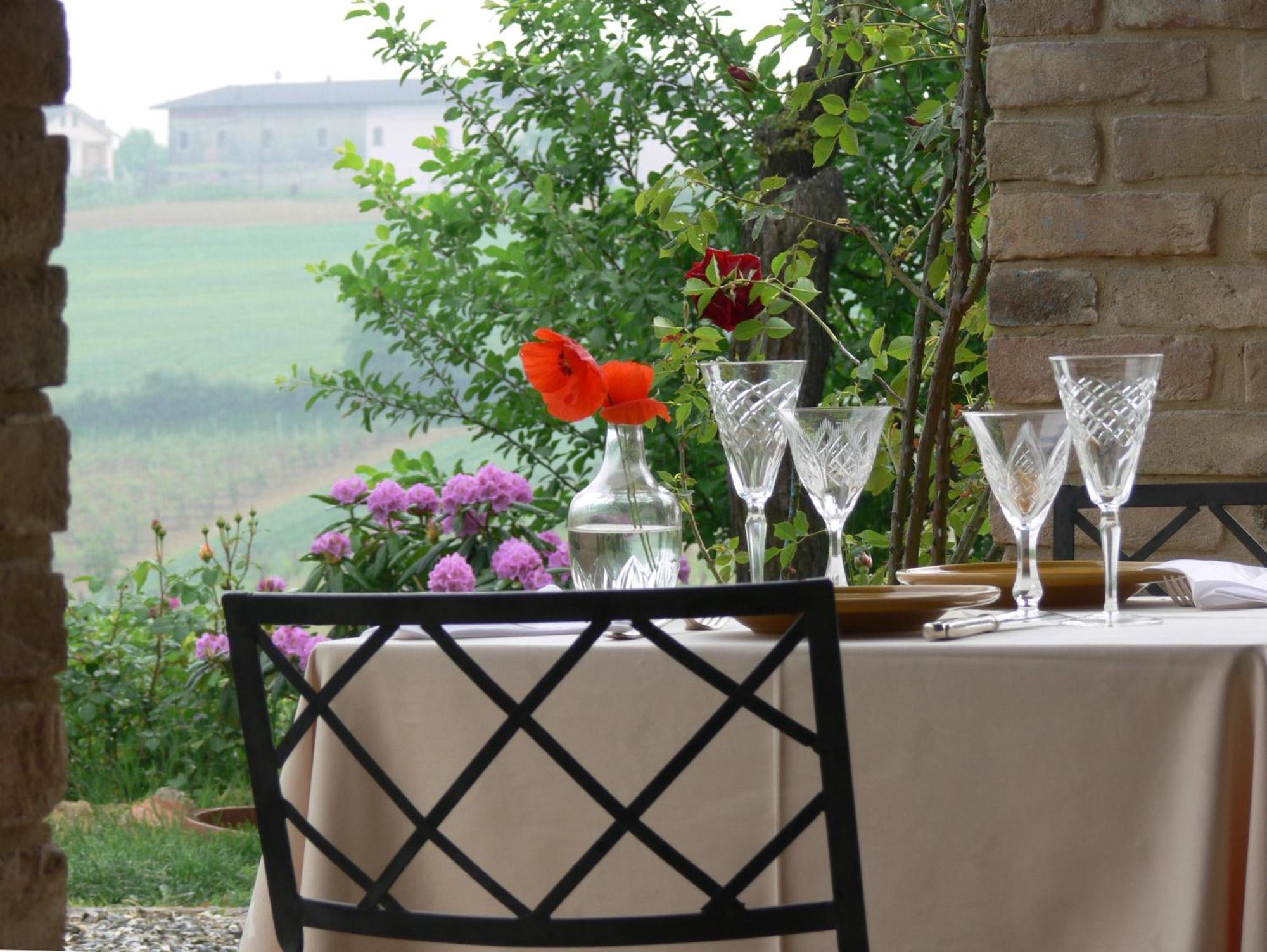 Casa Isabella Pensionat Vaglio Serra Eksteriør billede